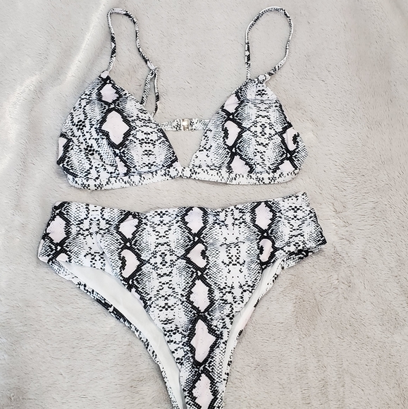 High waisted snake skin bikini - Picture 3 of 7